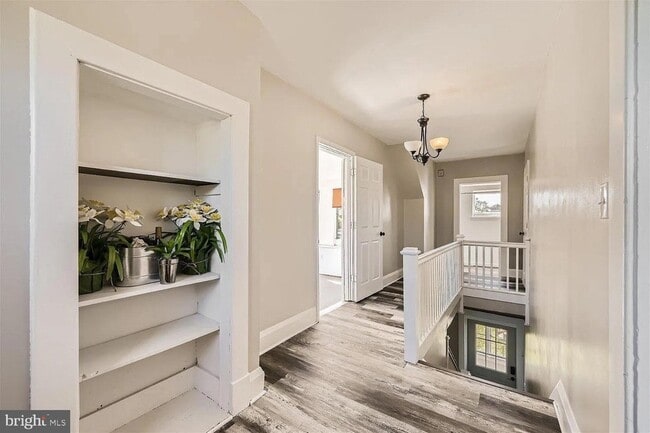 Building Photo - 3101 Gibbons Ave