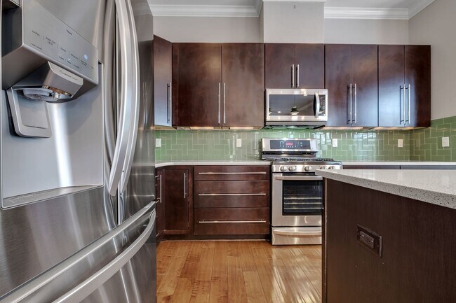 Building Photo - Midtown Tallahassee Townhome