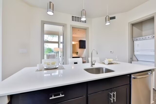 Building Photo - Midtown Vibes, Modern Comfort