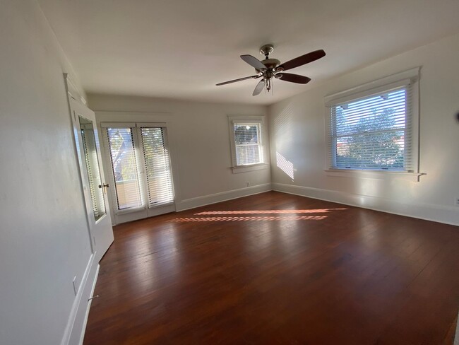 Building Photo - Remodeled Gorgeous House on Cul-de-Sac AND...