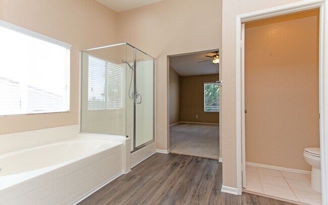 Building Photo - Large 4 Bedroom, 2.5 Bath Home with Large 3 Car Garage!!