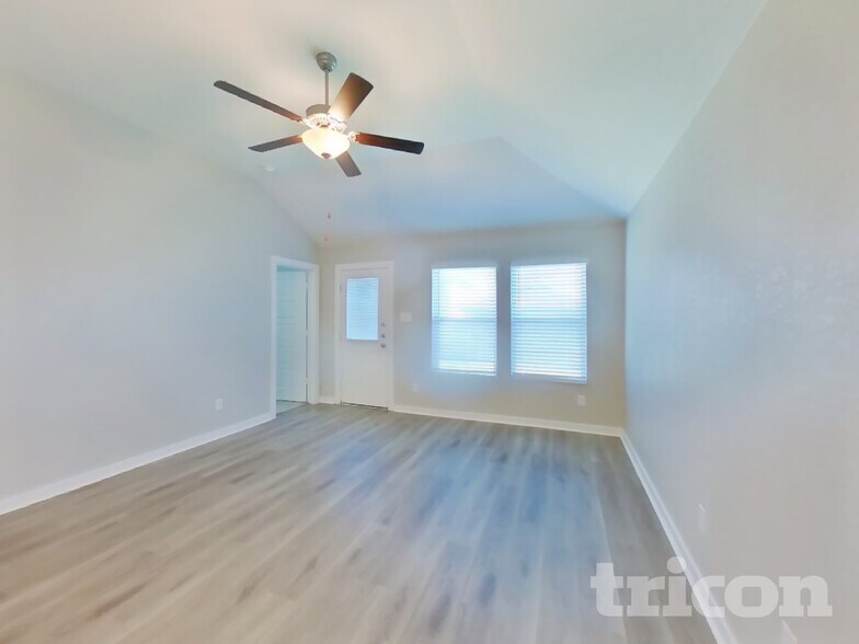 Building Photo - 7244 Littlefoot Ln