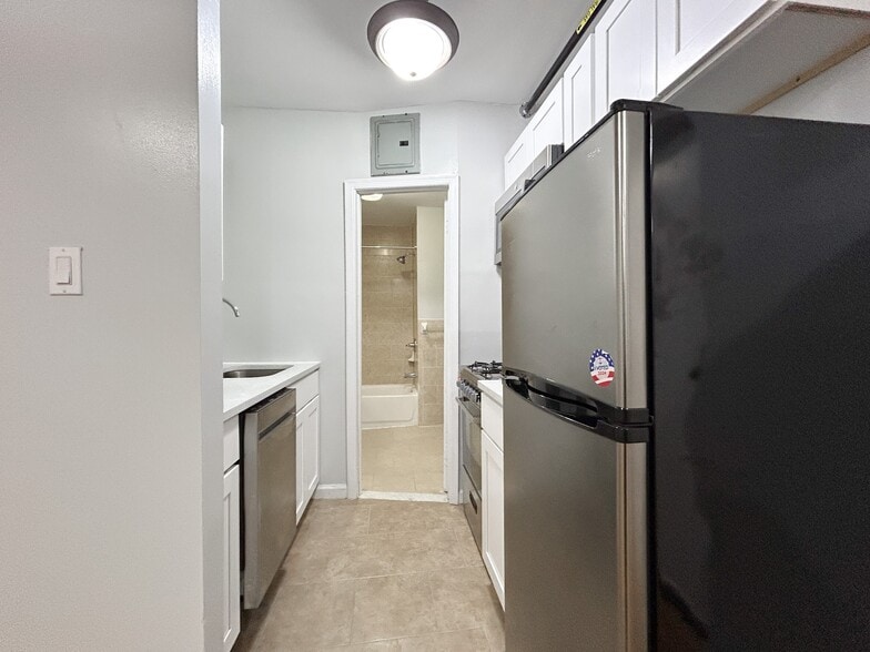 Building Photo - 541 W 156th St