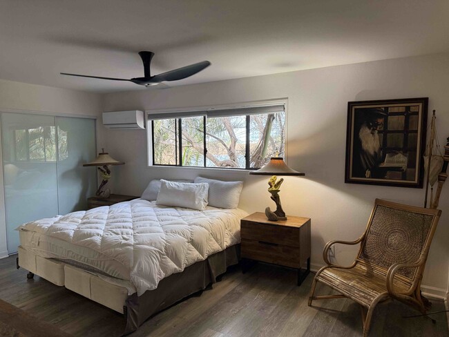 Building Photo - 220 Kaiola Pl