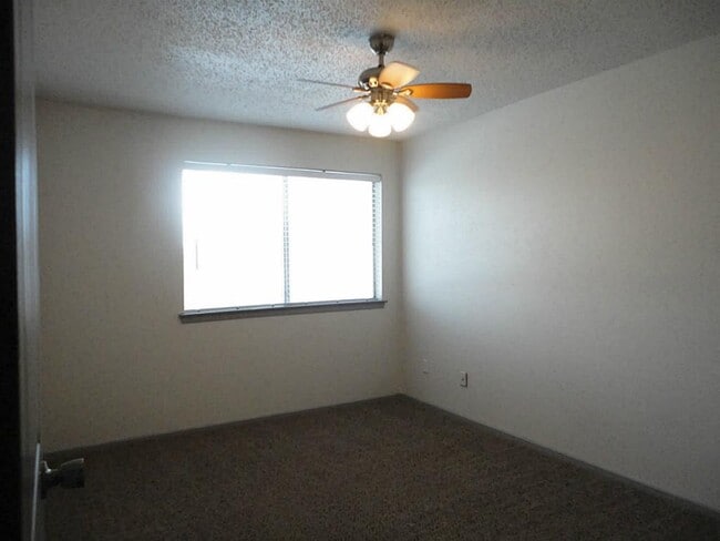 Building Photo - 6654 Montauk Dr