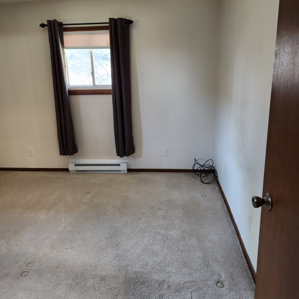 Bed room 2 - 524 Marshal Ct
