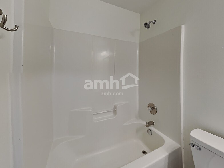Building Photo - 8117 Rosberg Ln