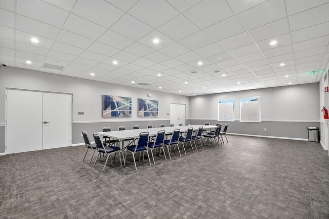 Building Photo - 7076 Huntington Ln