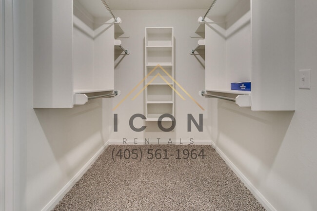 Building Photo - 8429 Stonewood Dr