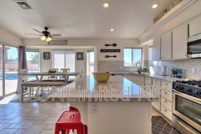 Building Photo - 304 Acoma Blvd S