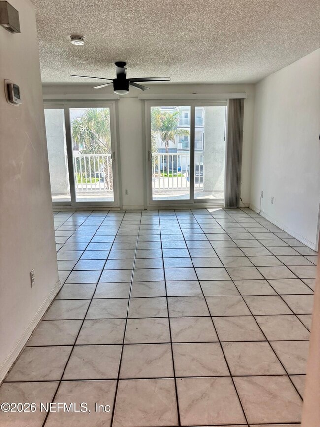 Building Photo - 221 6th St S