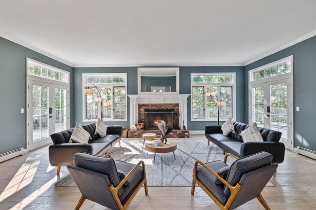 Building Photo - 321 Museum Village Rd