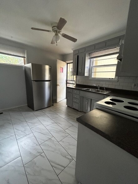 Building Photo - 3210 Doverside Dr