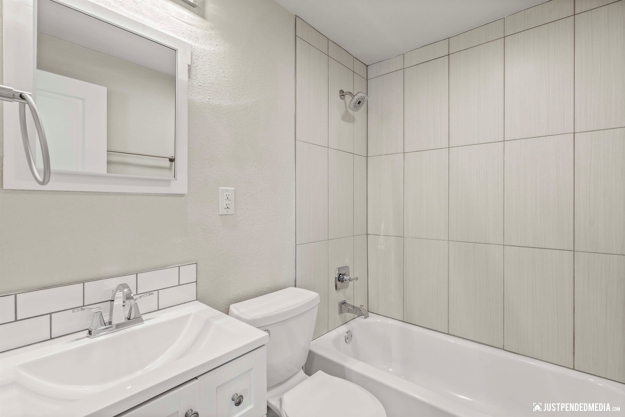 Bathroom - 1027 Juneau St