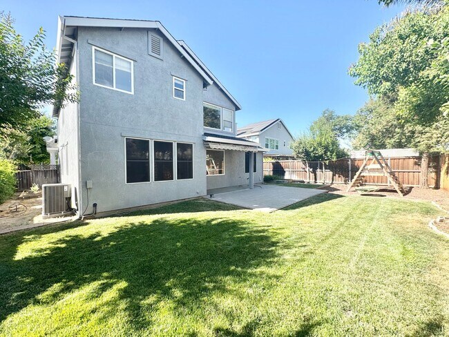 Building Photo - Beautiful 5 bed 3 bath Home in Wildhorse