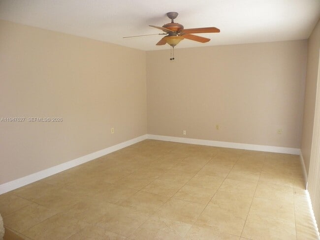 Building Photo - 4083 Forest Hill Dr