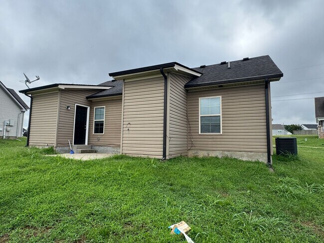 Building Photo - 1503 Gambill Wood Dr
