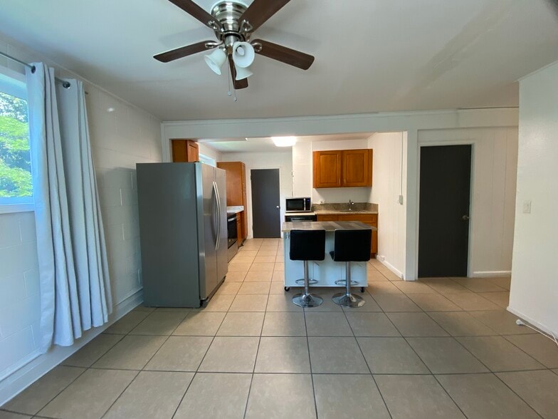 living room and kitchen - 1739 Kamohoalii St