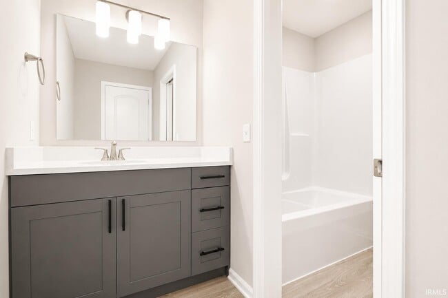 Building Photo - 3559 Canal Square Dr