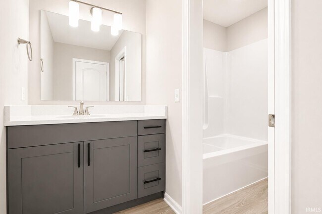 Building Photo - 3561 Canal Square Dr