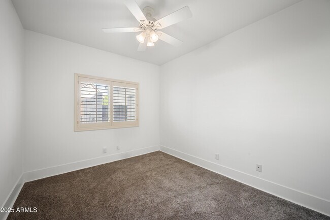 Building Photo - 4352 E Santa Rosa Pl