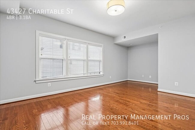 Building Photo - 43427 Charitable St