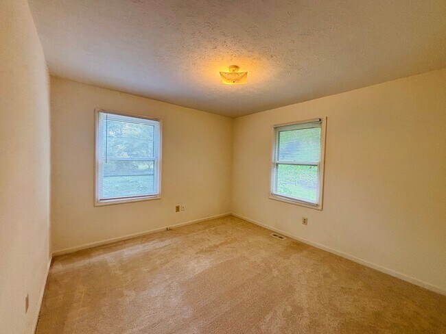 Building Photo - 3 Bedroom 3 Bath House