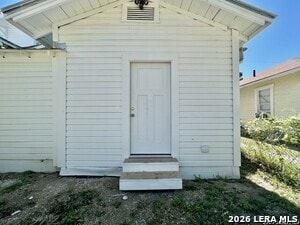 Building Photo - 827 Steves Ave
