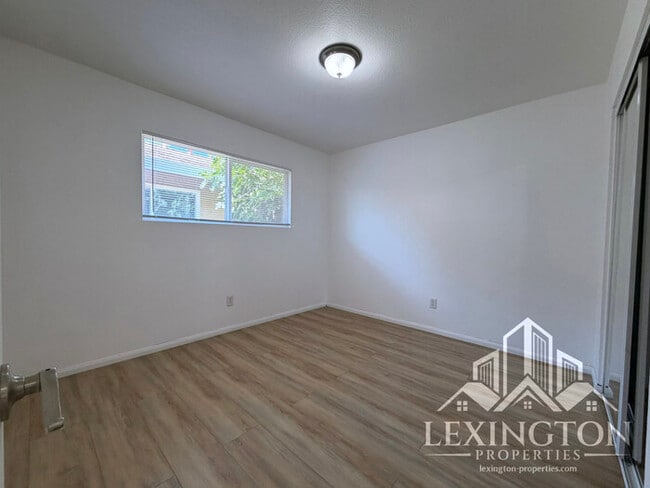 Building Photo - Stunning, 2BD/1BA, Condo in the Villaggio Community off Madison Ave. and Auburn Blvd.! ***Move-in...