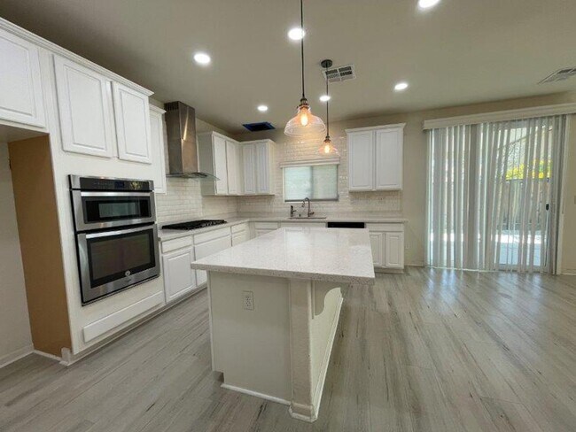 Building Photo - 9976 Asilomar Ln