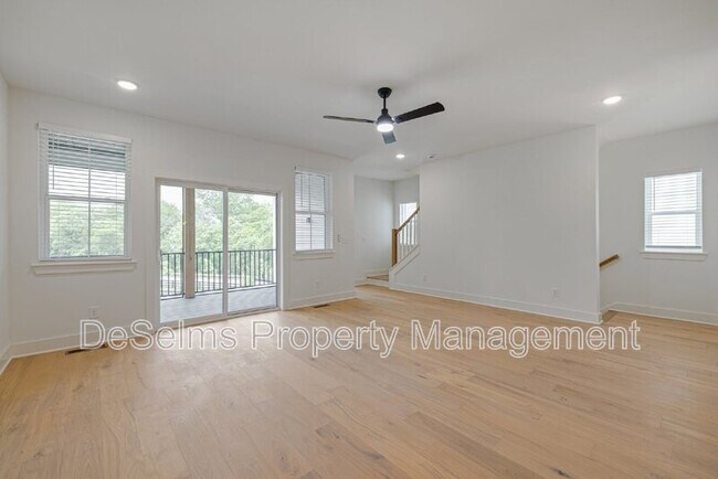 Building Photo - 337 Sophia Rain Dr