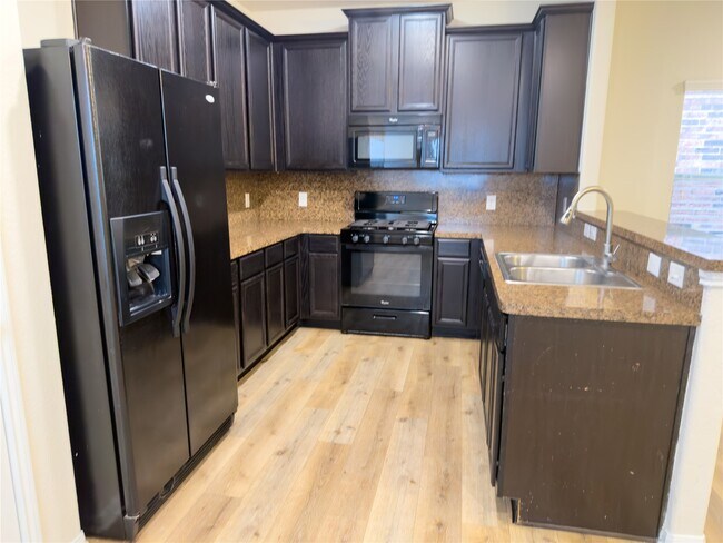 Building Photo - 17035 Amarose Dr