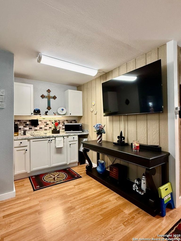 Building Photo - 1224 Campfire