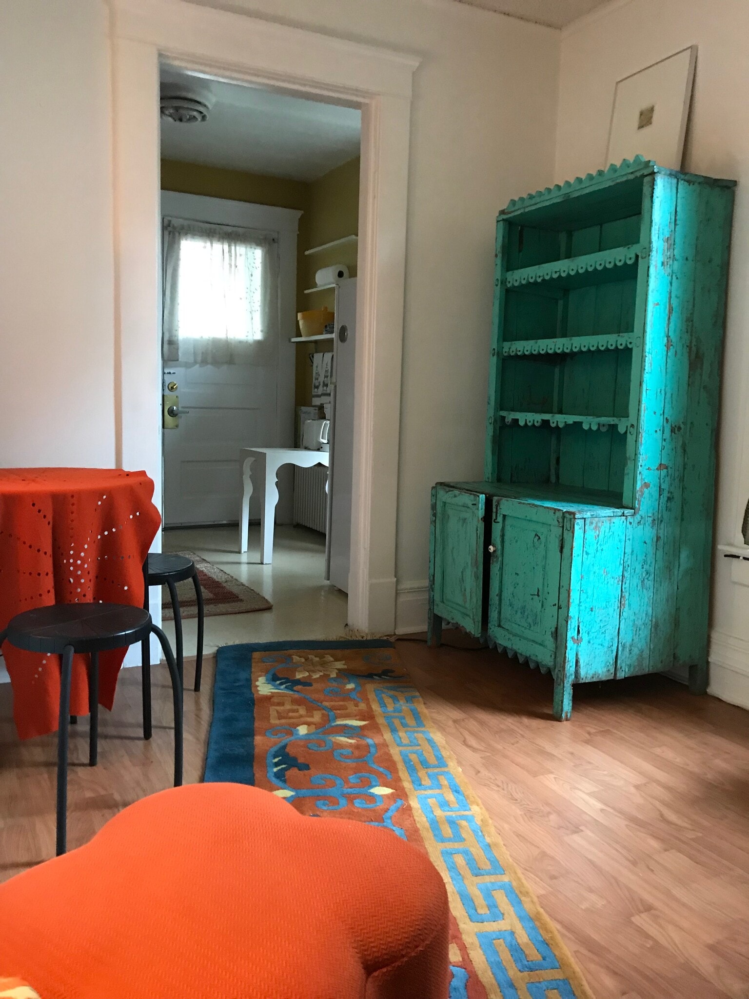 living room - 717 W Huron St