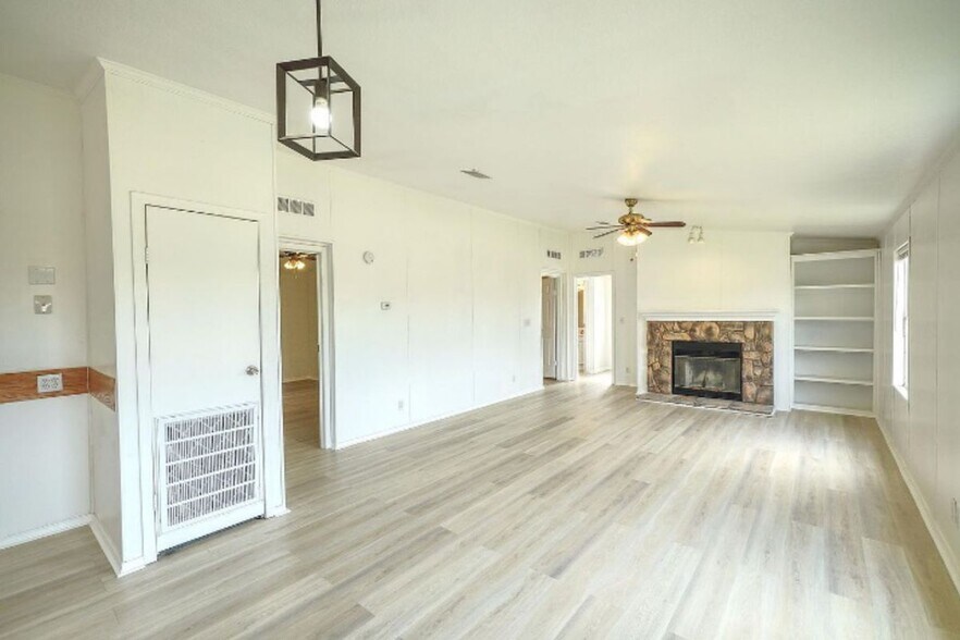 Building Photo - 132 Co Rd 247
