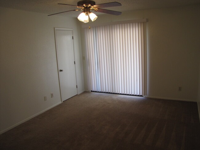 Building Photo - 752 S Sunset Vista Dr