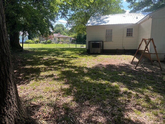 Building Photo - 67 Cedar Knoll