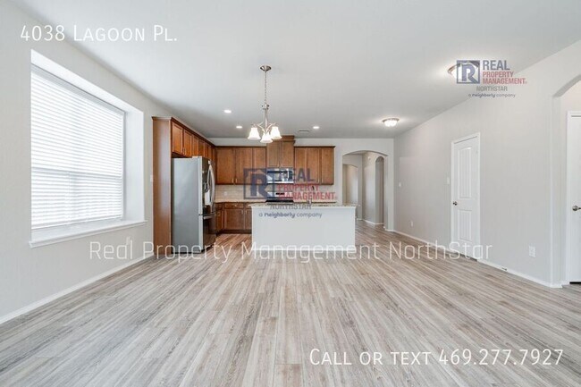 Building Photo - 4038 Lagoon Pl