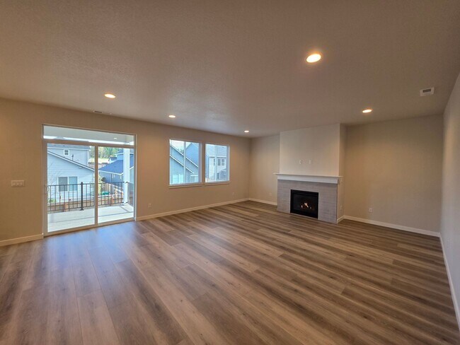 Building Photo - BRAND NEW!! 5-Bedroom Scouters Mountain Home!