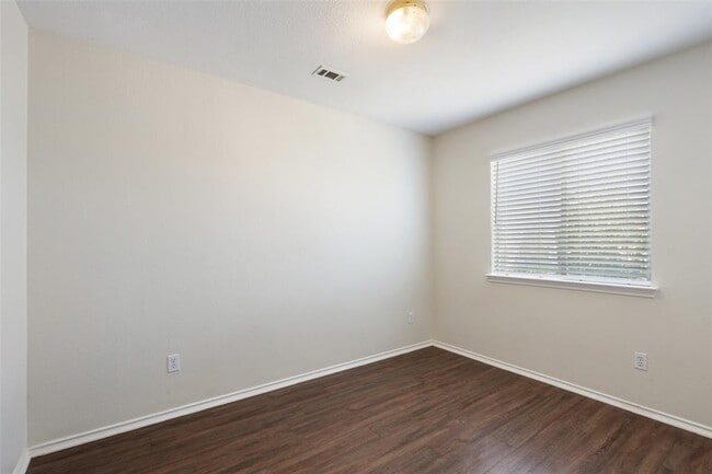 Building Photo - 1616 Windy Park Ct