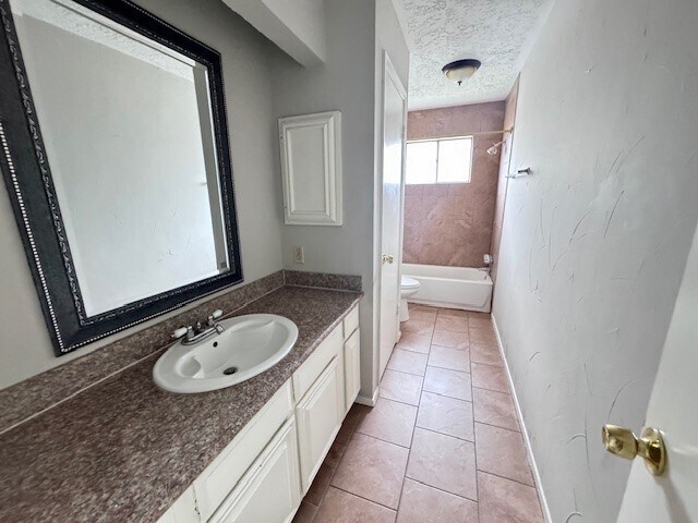 Building Photo - 5502 Maplegate Dr