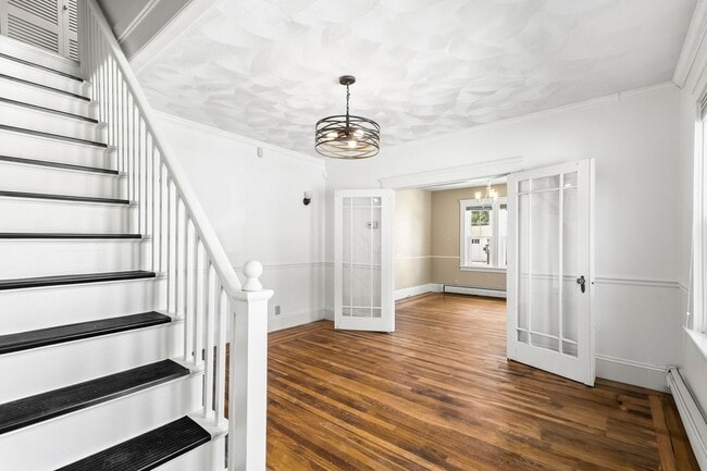 Building Photo - Bright & Comfortable North Providence Sing...