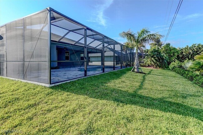 Building Photo - 428 SW 28th Pl