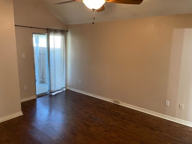 Building Photo - 1336 Pecan Square