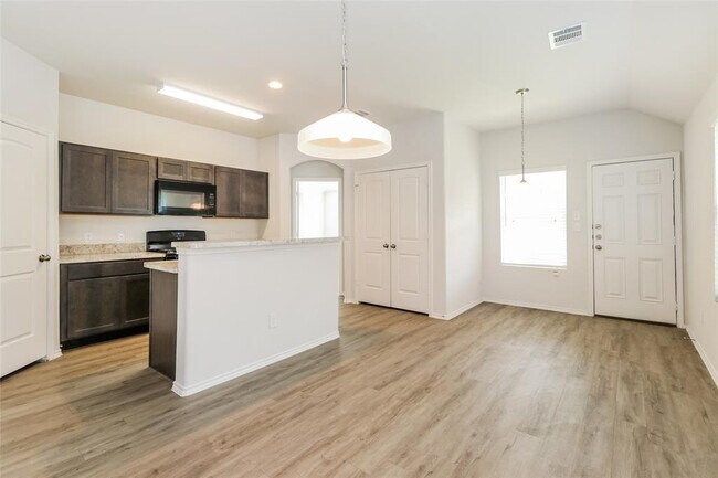 Building Photo - 25242 Sanitas Valley Dr