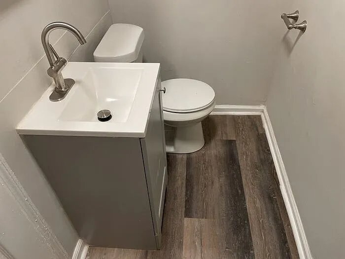 Building Photo - 615 Arthur St