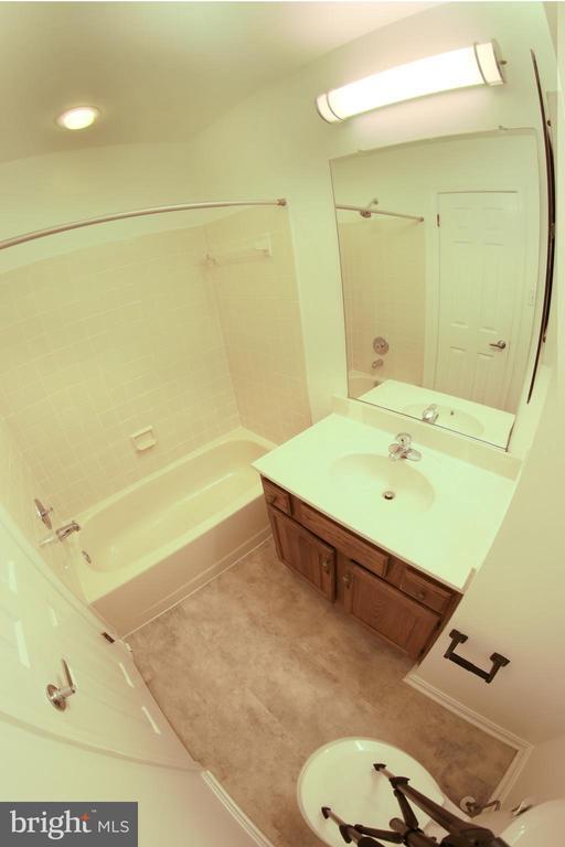 Building Photo - 3955 Pepperidge Ct