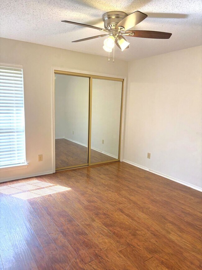 Building Photo - Two bed / Two bath condo off Grelot Road