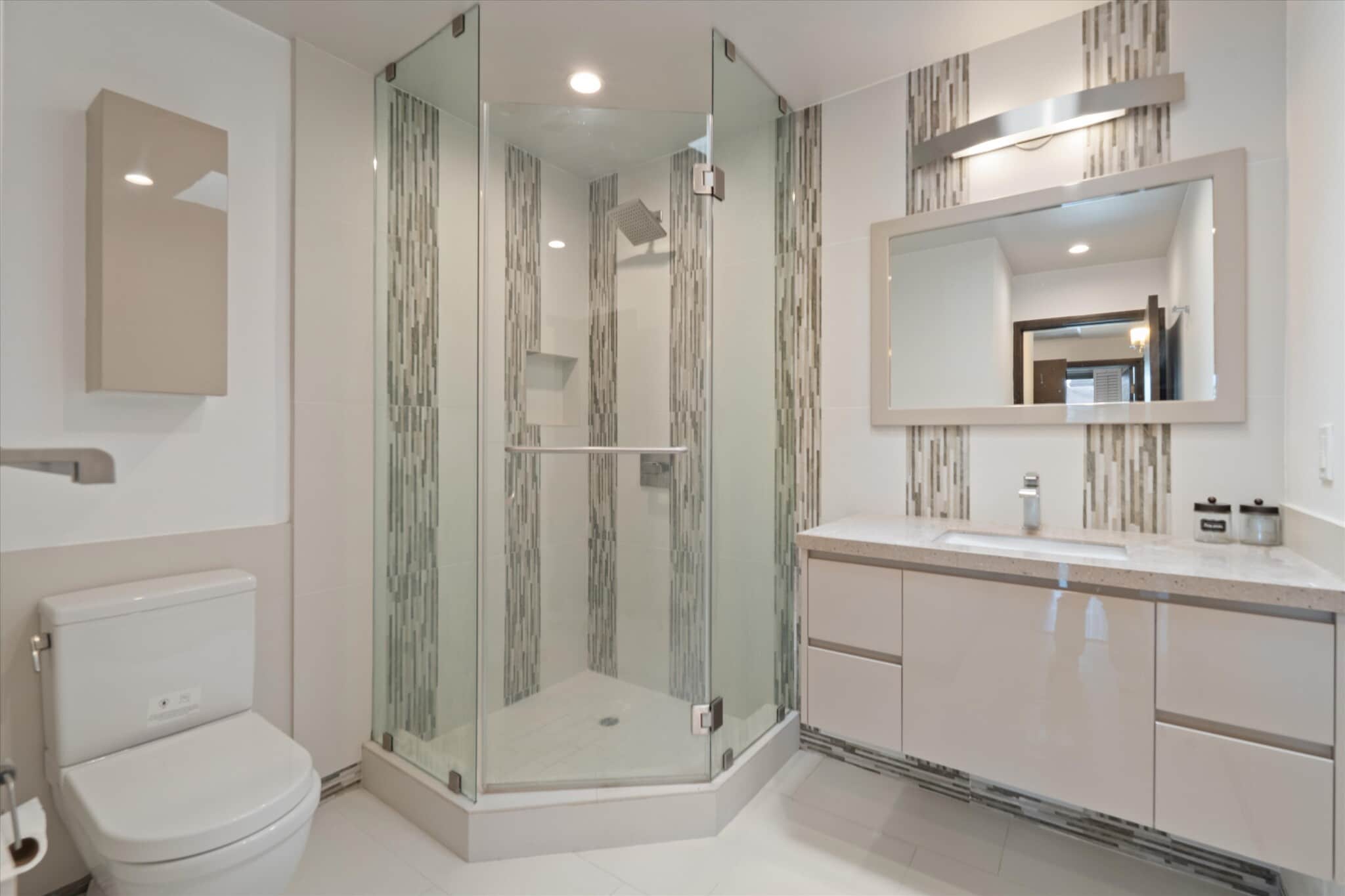 Building Photo - 2175 S Beverly Glen Blvd