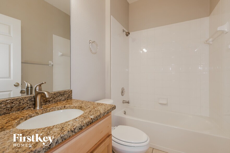 Building Photo - 9409 Laurel Ledge Dr
